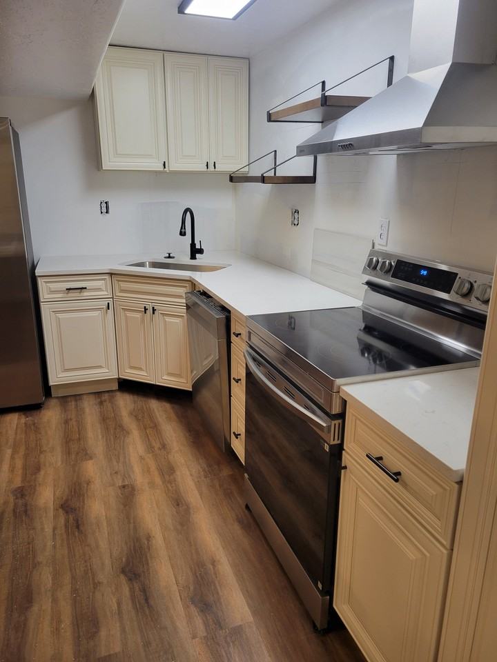 7453 N Lewis St #B - Photo 7 of 15