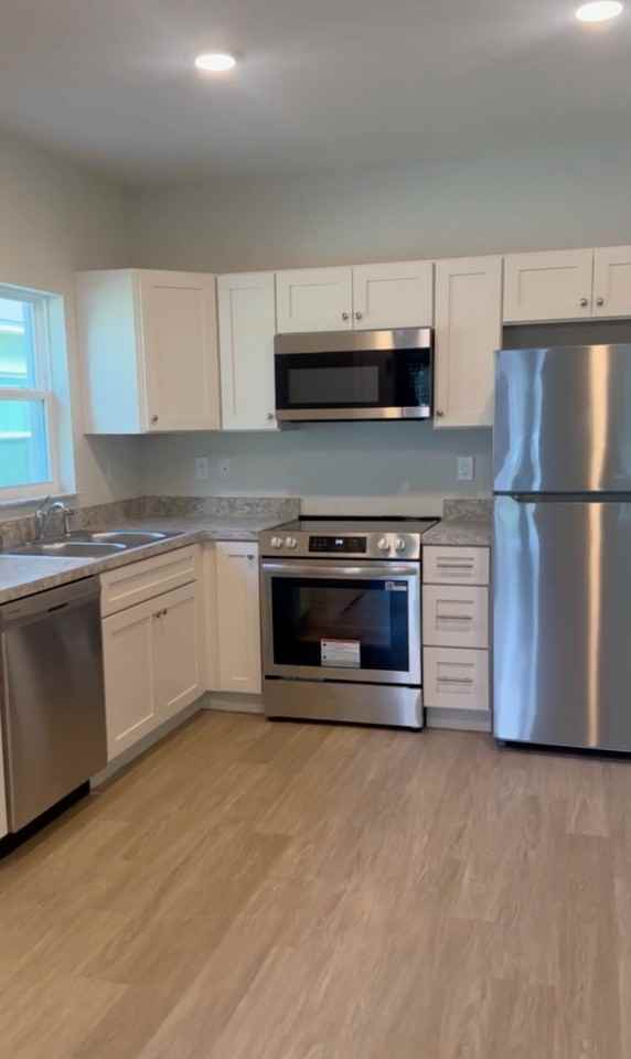 1025 Crestview Ave - Photo 7 of 12