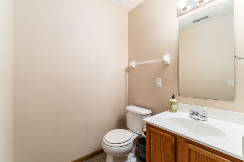 135 Saratoga St - Photo 6 of 31