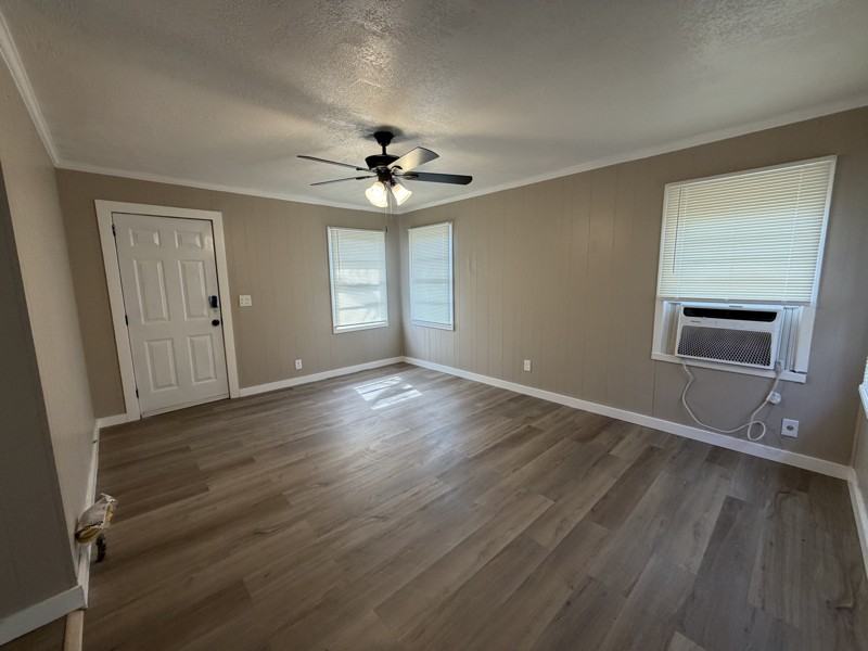 304 W Main St - Photo 2 of 17
