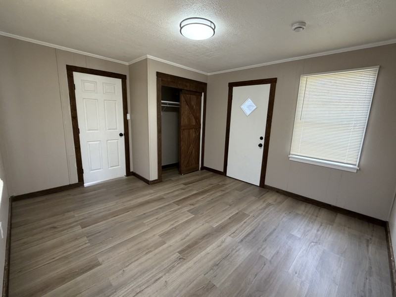 304 W Main St - Photo 7 of 17