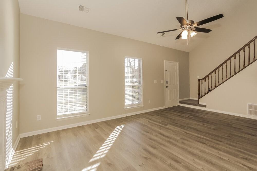 5013 Farmview Dr - Photo 6 of 17