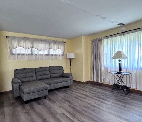 55400 Wabash St - Photo 3 of 12