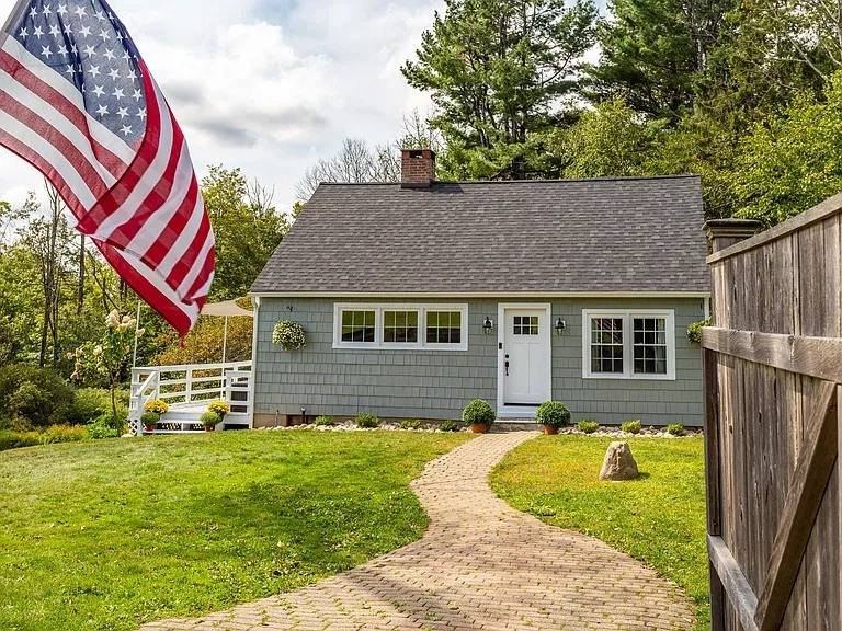 85 Fern Ave - Photo 3 of 24