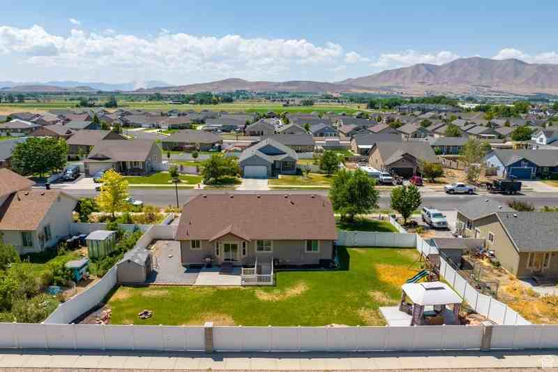 1297 Sw - Photo 3 of 35