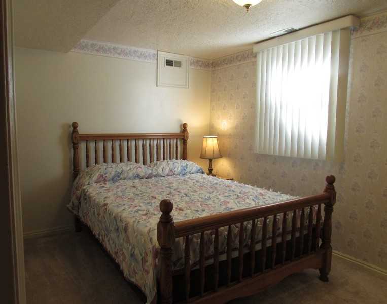 252 N Quince St #B - Photo 2 of 26