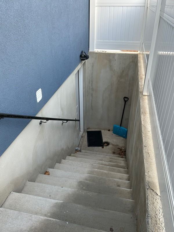 306 W Royal Land Dr - Photo 3 of 19