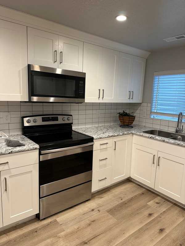 306 W Royal Land Dr - Photo 7 of 19
