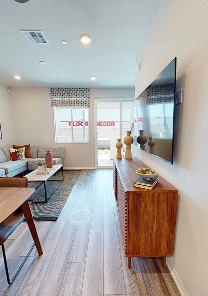 1602 W Cameron Ave - Photo 4 of 4