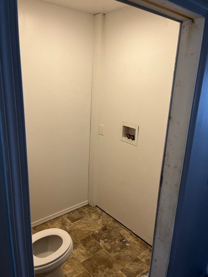 121 N 1st St - Photo 6 of 7