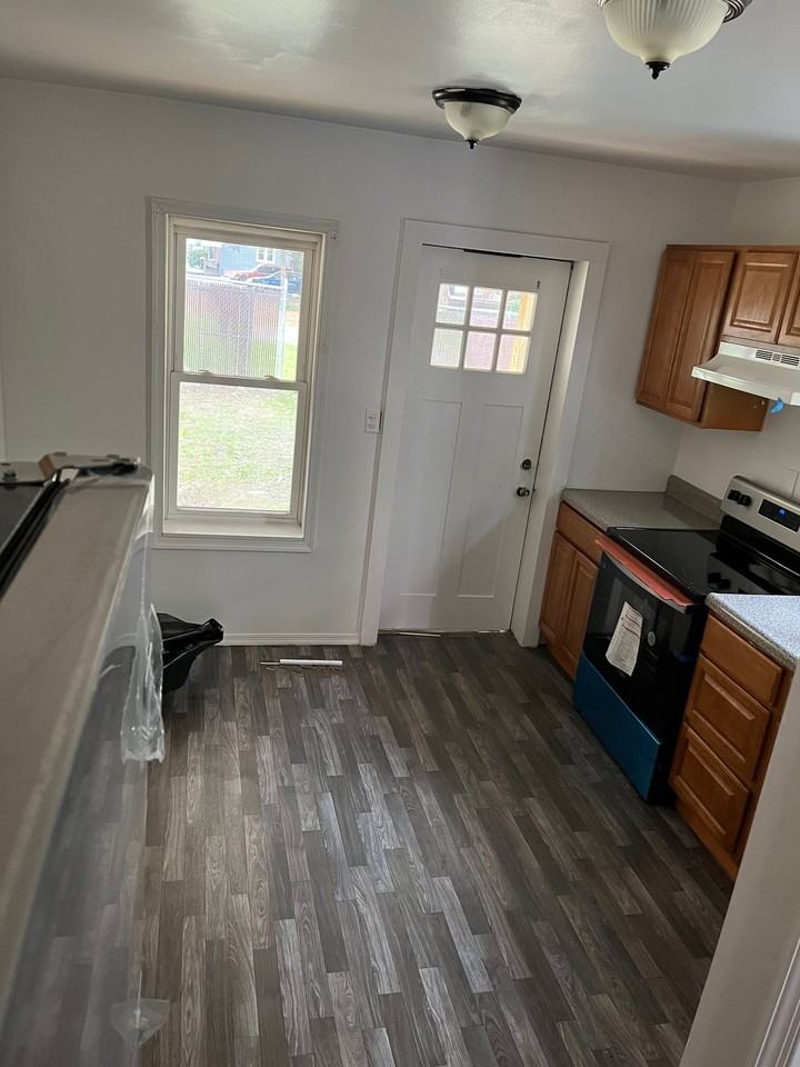 121 N 1st St - Photo 7 of 7