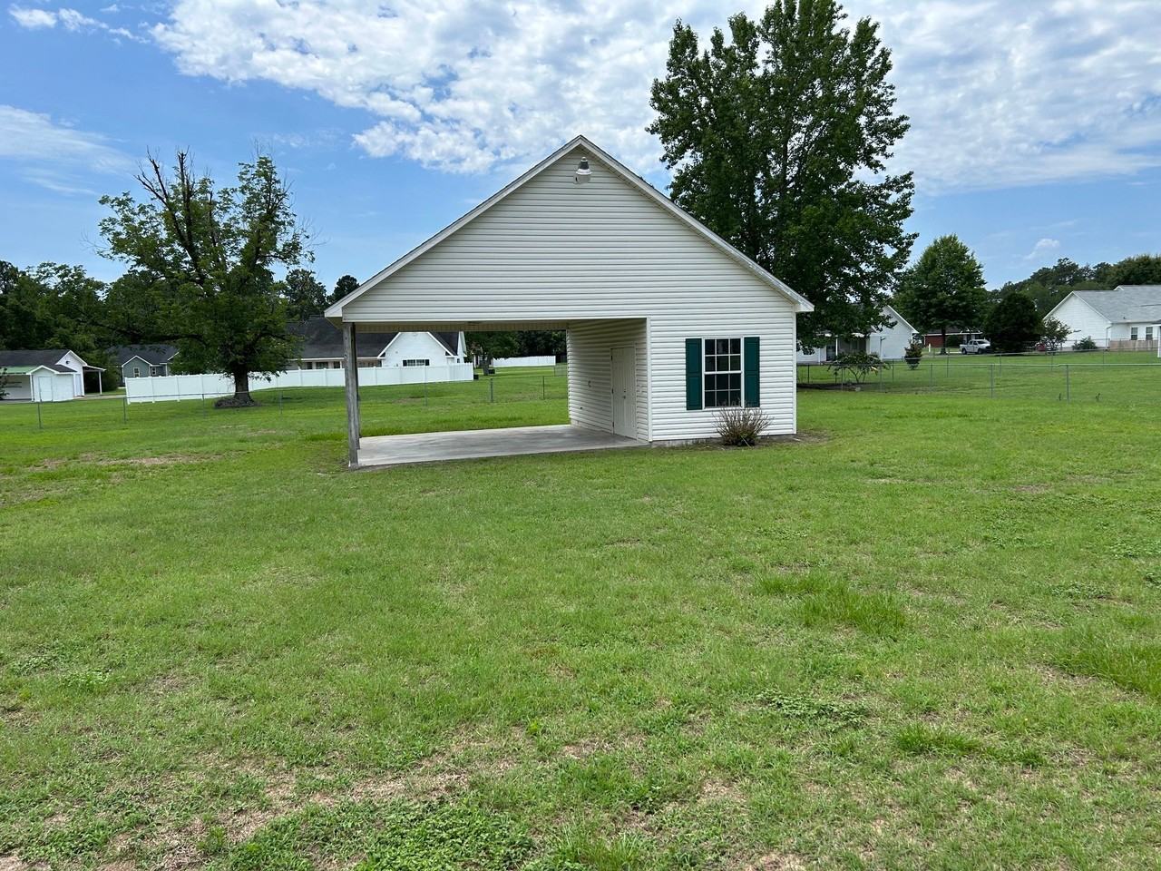 3809 Doe Ln - Photo 4 of 18