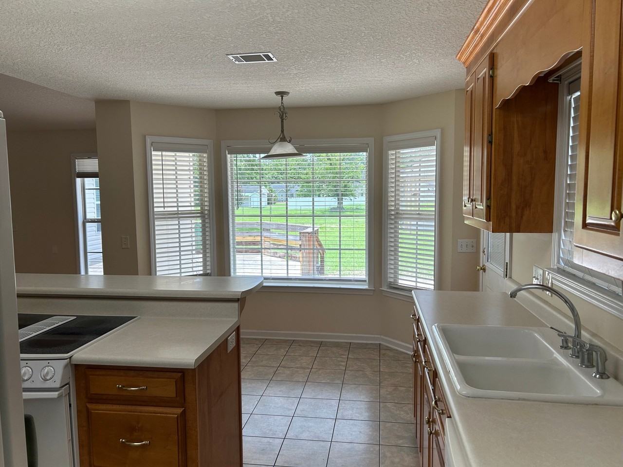 3809 Doe Ln - Photo 7 of 18