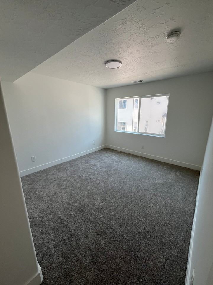 4794 S Heartwood Rd - Photo 5 of 12