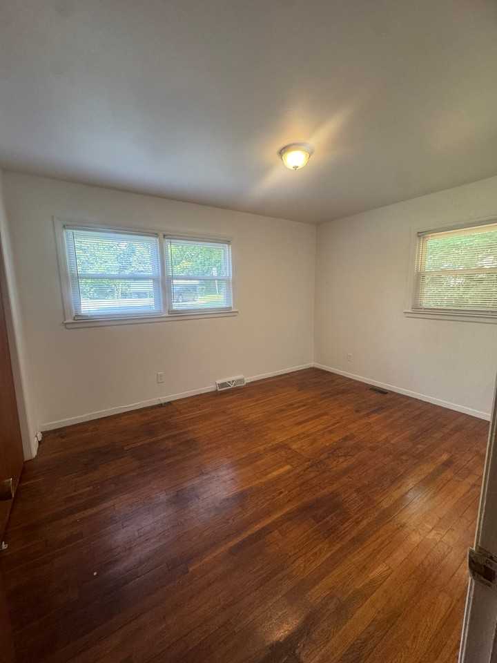 3001 Depaul Ct - Photo 4 of 10