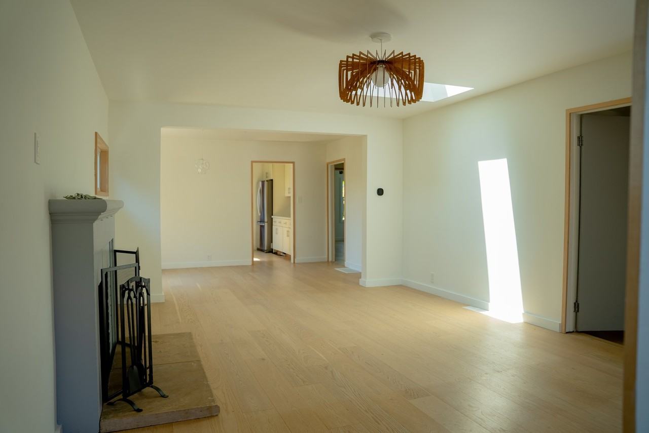 2635 E 25th St - Photo 3 of 19