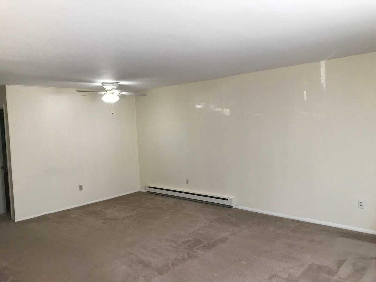12 White Gate Dr Apt J #12J - Photo 2 of 7