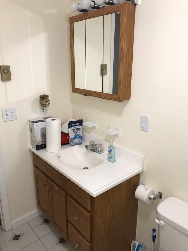 12 White Gate Dr Apt J #12J - Photo 5 of 7