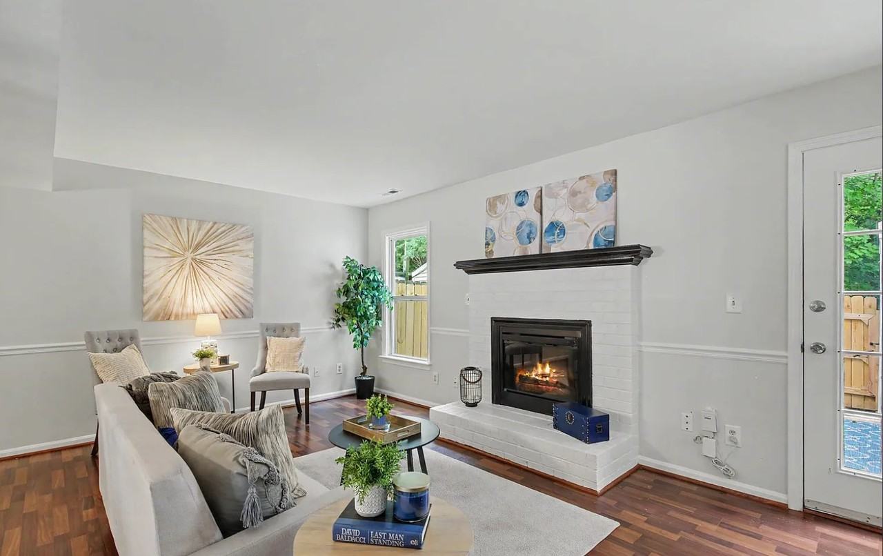 2423 Rennie Dr - Photo 3 of 9