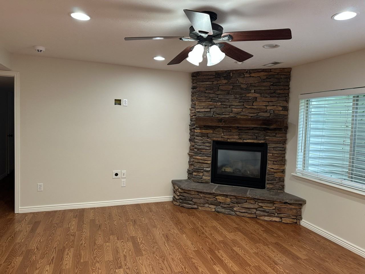 13627 S Crimson Patch Way - Photo 6 of 19