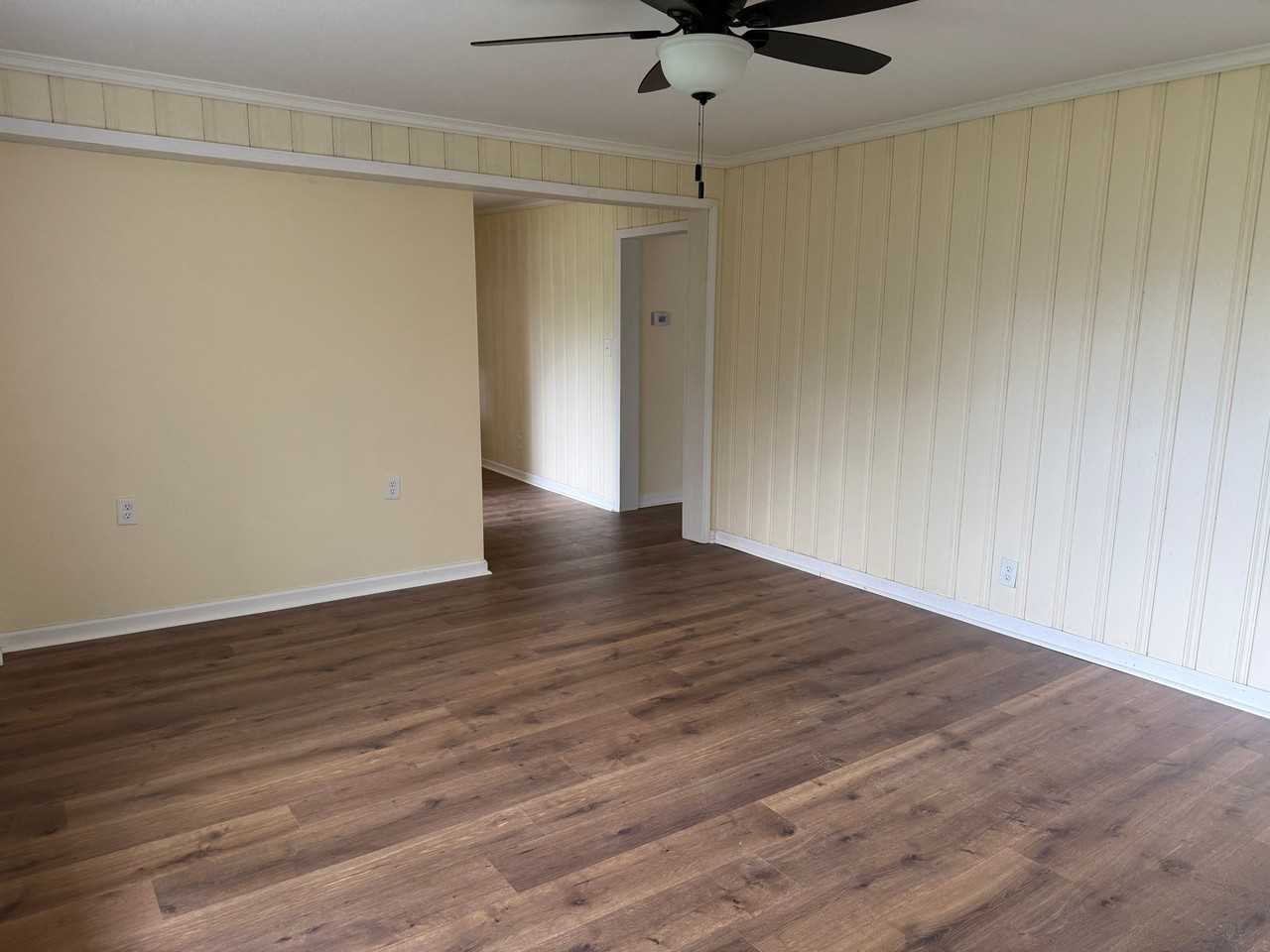 4906 Saks Rd - Photo 3 of 13