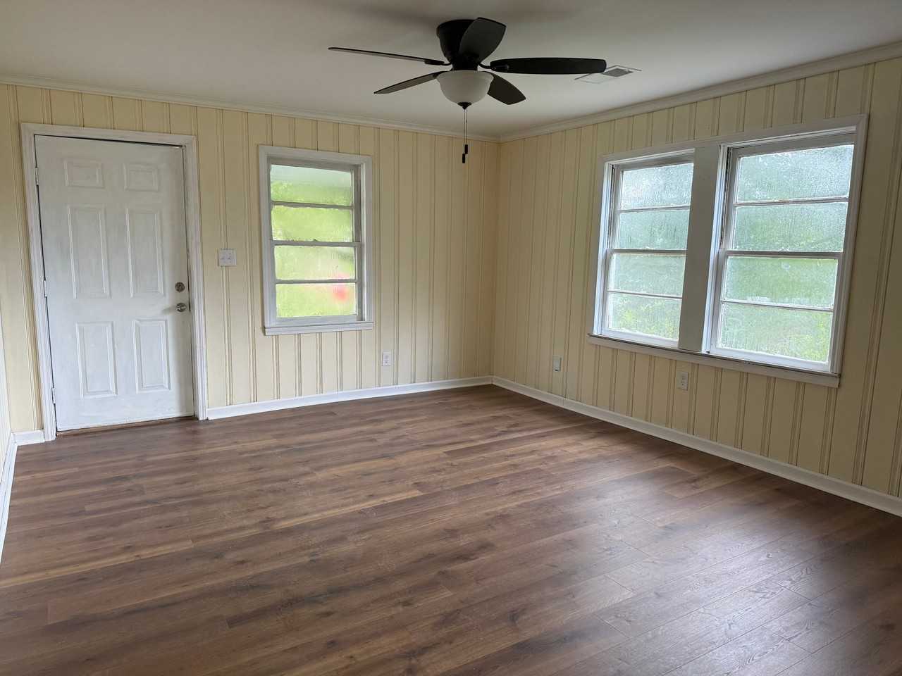 4906 Saks Rd - Photo 4 of 13