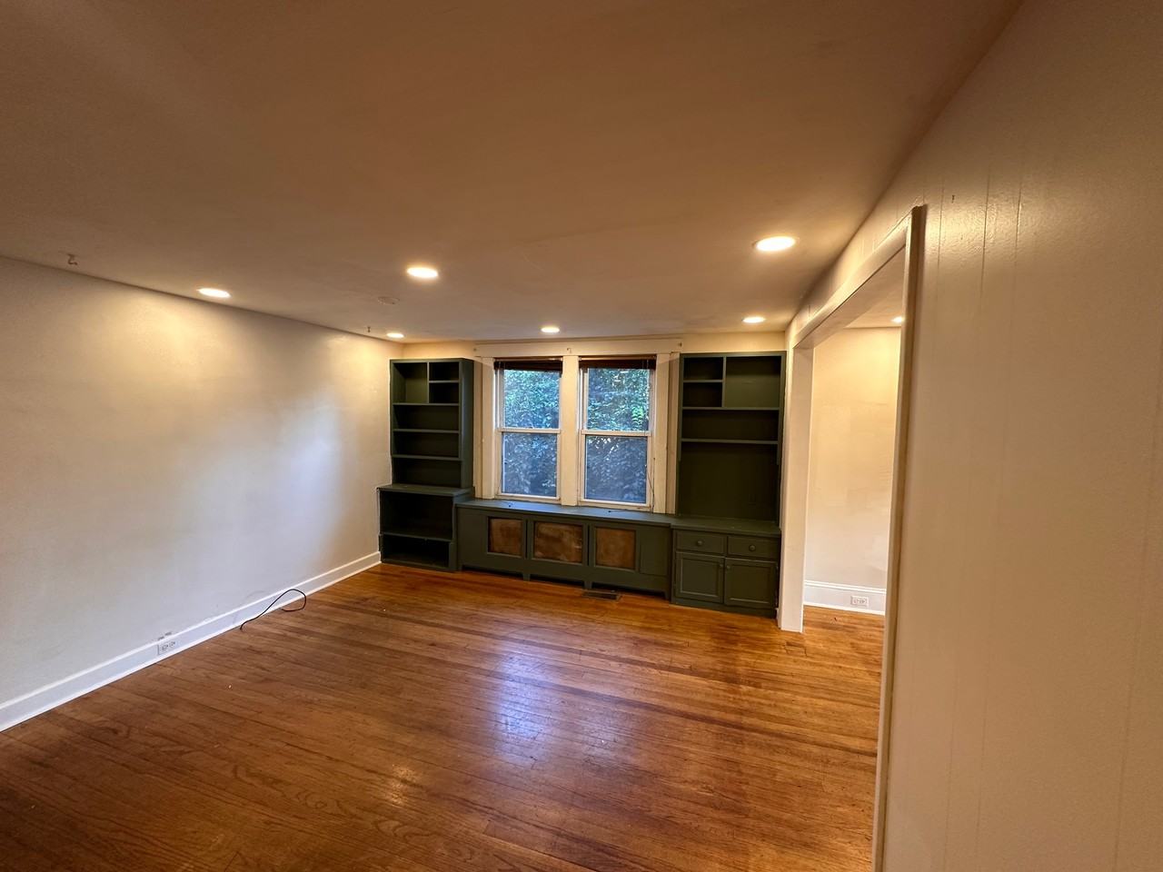 16 Adams St #1R - Photo 4 of 11
