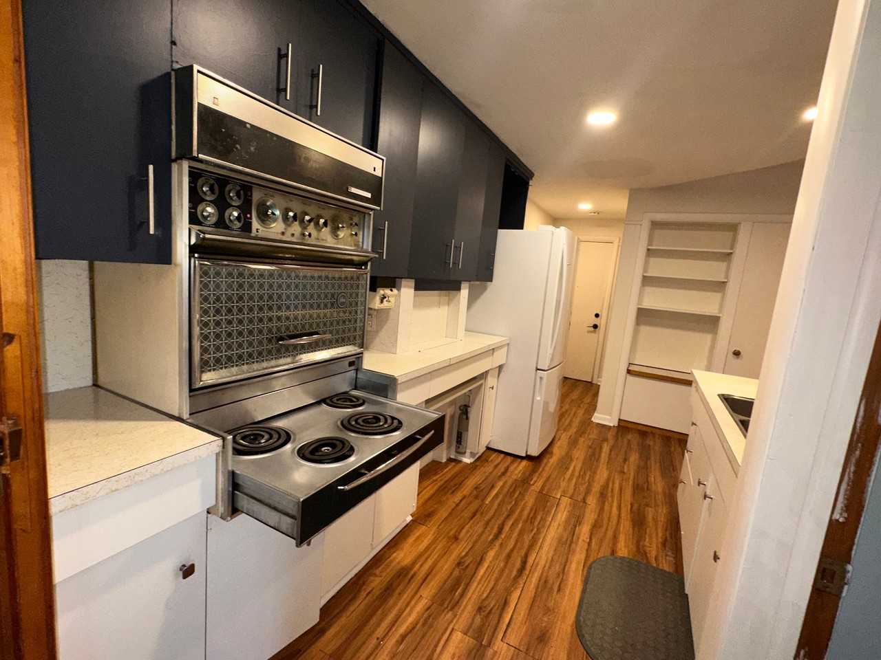 16 Adams St #1R - Photo 5 of 11