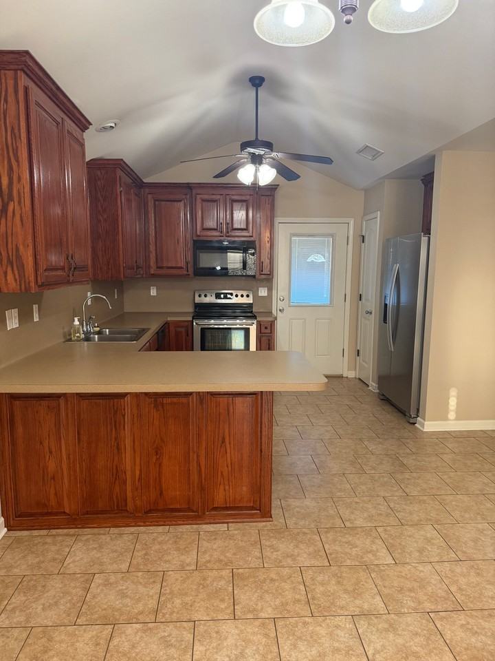 12029 Marilyn Ln #A - Photo 5 of 12