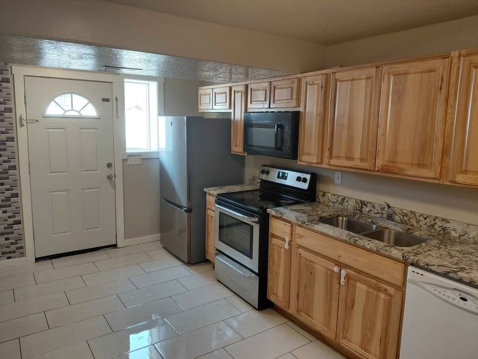 2090 W Theresa Cv #2 - Photo 7 of 20