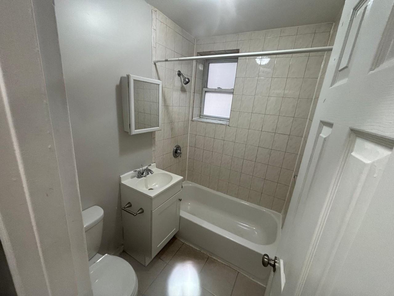 184 Fairview Ave #2A - Photo 2 of 3