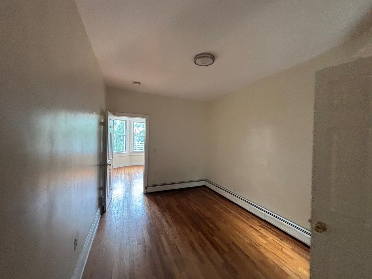 149 Wilkinson Ave #3L - Photo 2 of 5