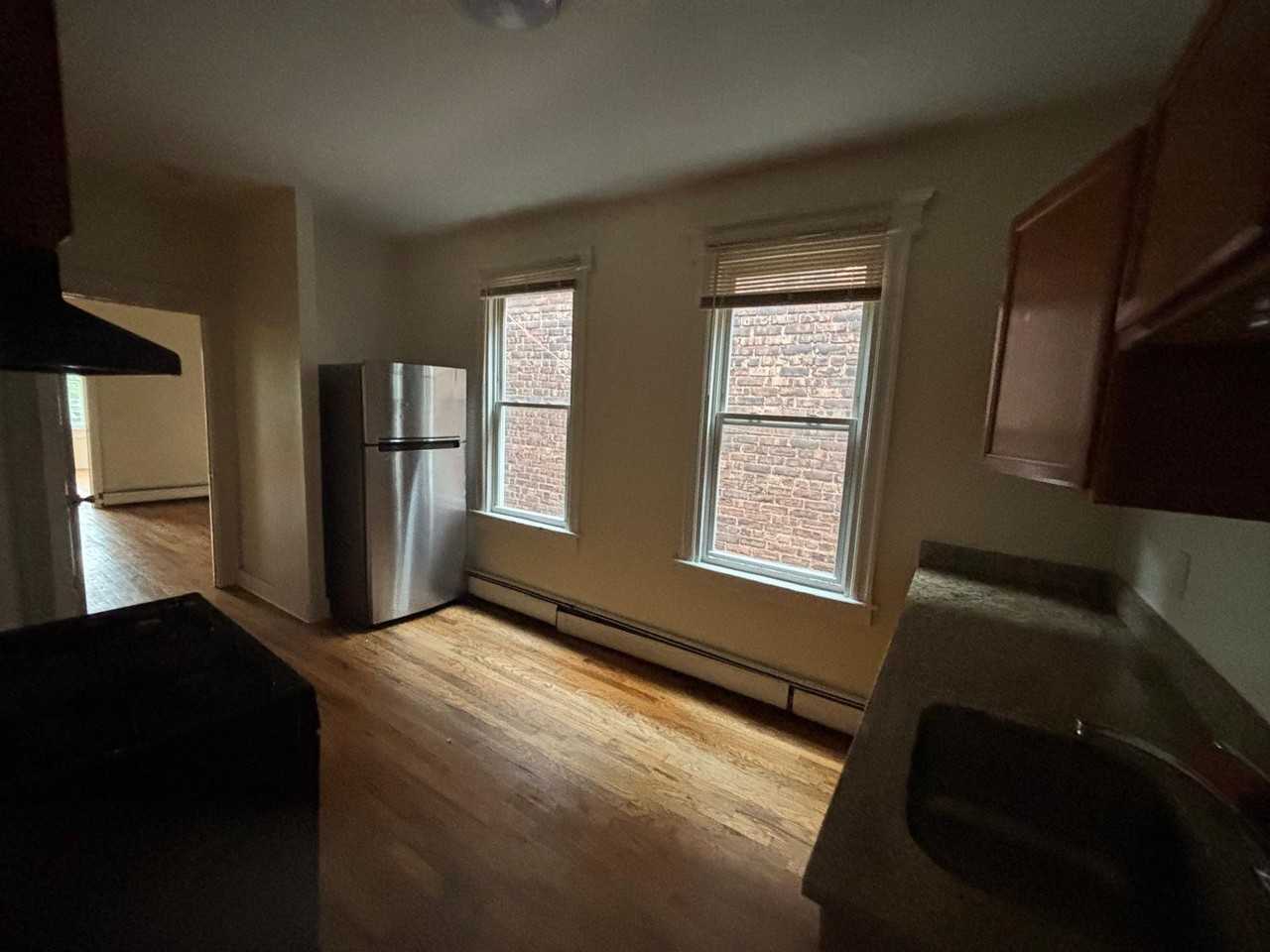 149 Wilkinson Ave #3L - Photo 4 of 5