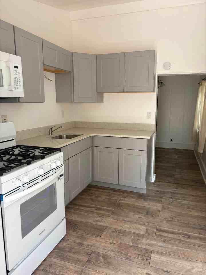 120 W Chestnut St - Photo 2 of 11