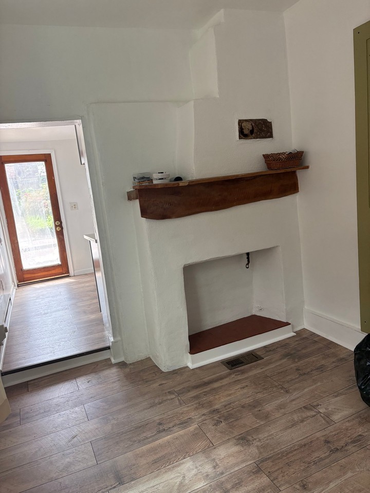 120 W Chestnut St - Photo 6 of 11