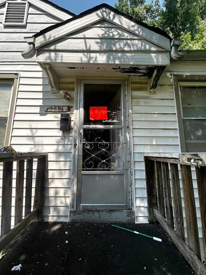 5621 Sunbury Ave - Photo 2 of 20