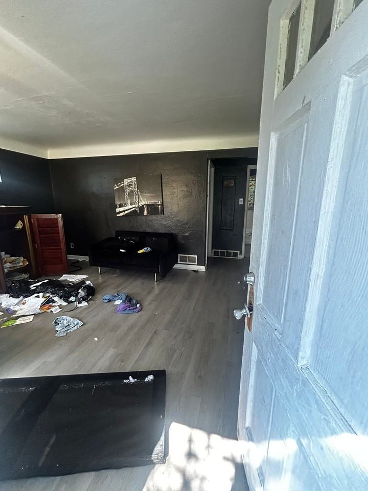 5621 Sunbury Ave - Photo 4 of 20