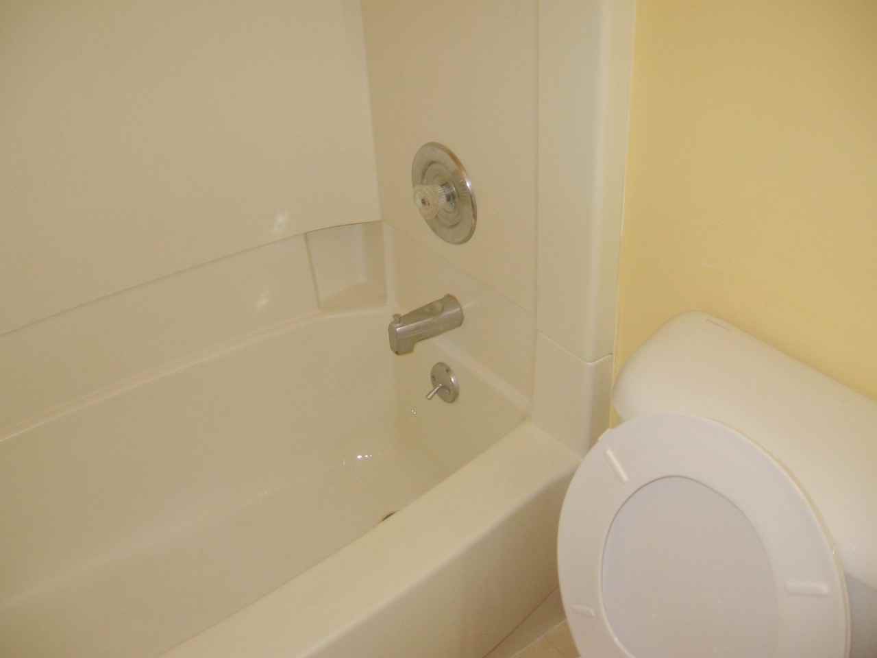 642 Genesee St - Photo 6 of 7