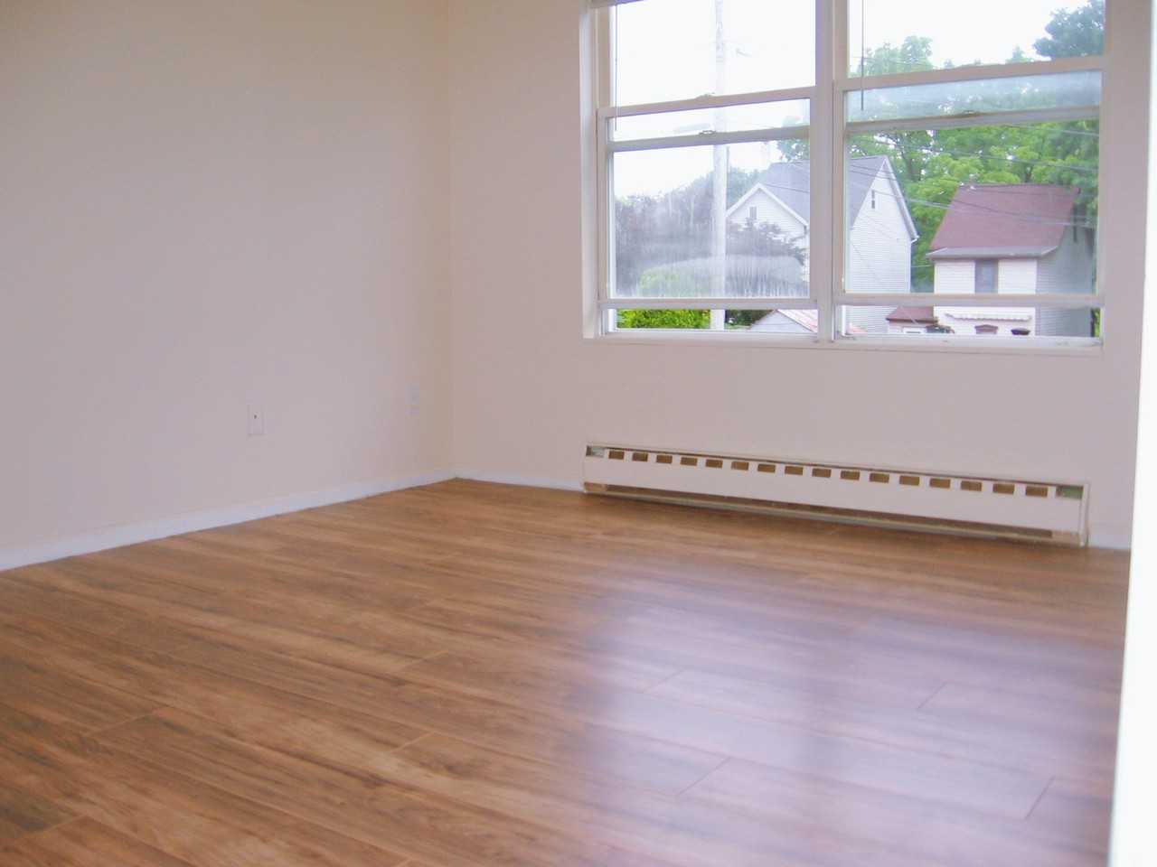 642 Genesee St - Photo 7 of 7