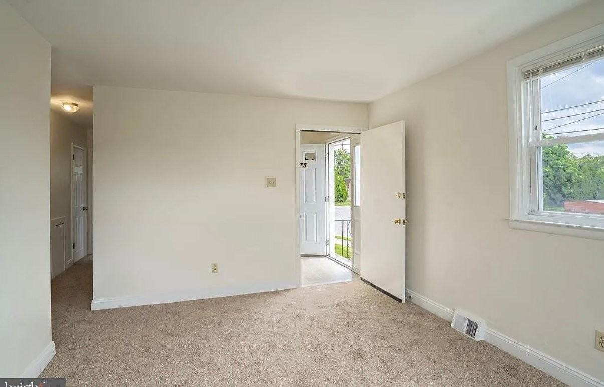 1975 Beyer Ave #2 - Photo 4 of 18