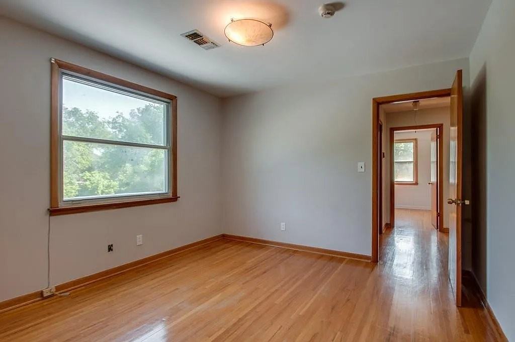 2700 Nodyne Dr - Photo 2 of 16