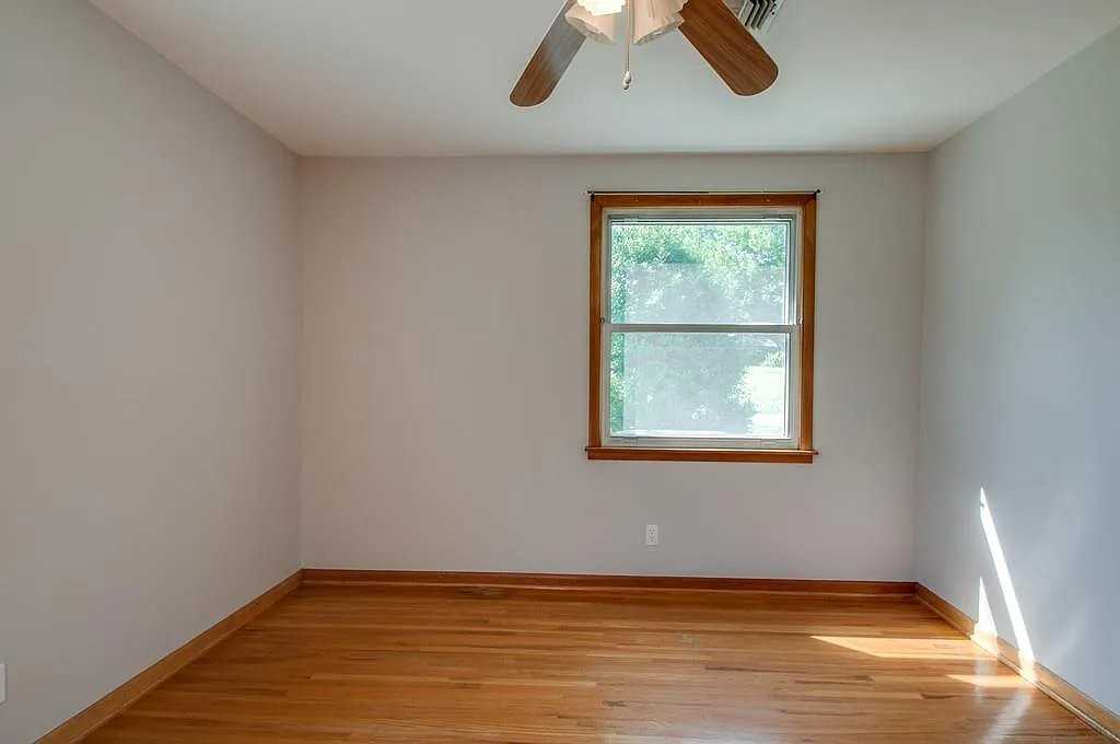 2700 Nodyne Dr - Photo 3 of 16