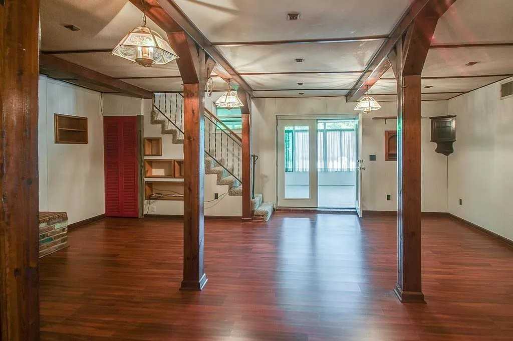 2700 Nodyne Dr - Photo 4 of 16