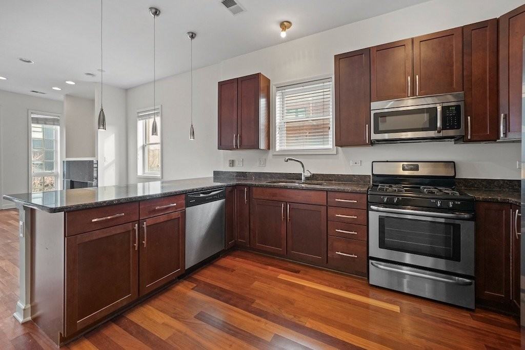 1314 N Wicker Park Ave #2 - Photo 3 of 14