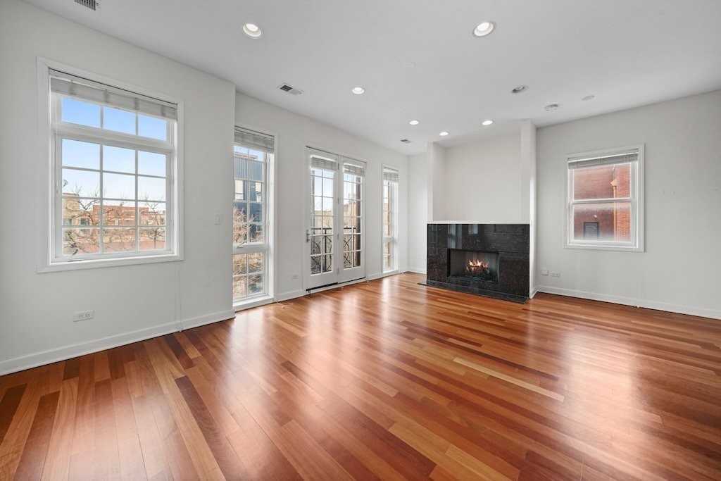 1314 N Wicker Park Ave #2 - Photo 4 of 14