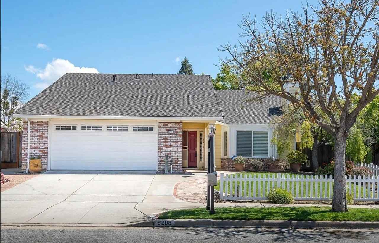 9208 El Caminito - Photo 2 of 16