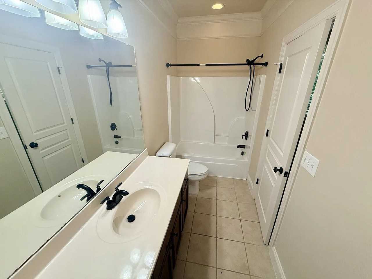 328 Bahama Loop - Photo 3 of 11