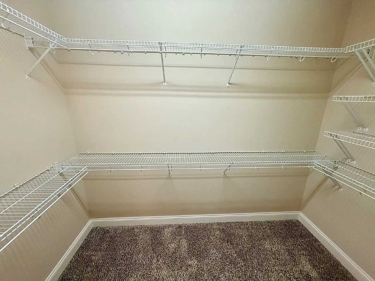 328 Bahama Loop - Photo 4 of 11