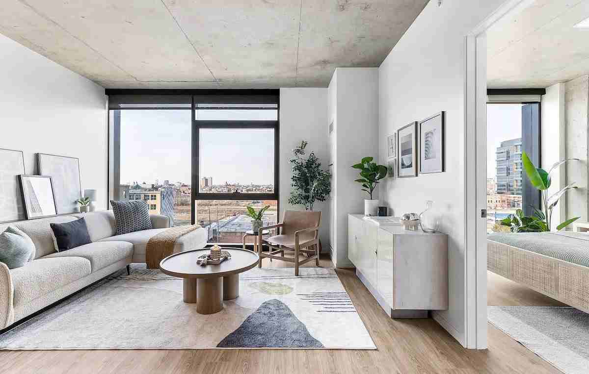 228 N Elizabeth St - Photo 4 of 6