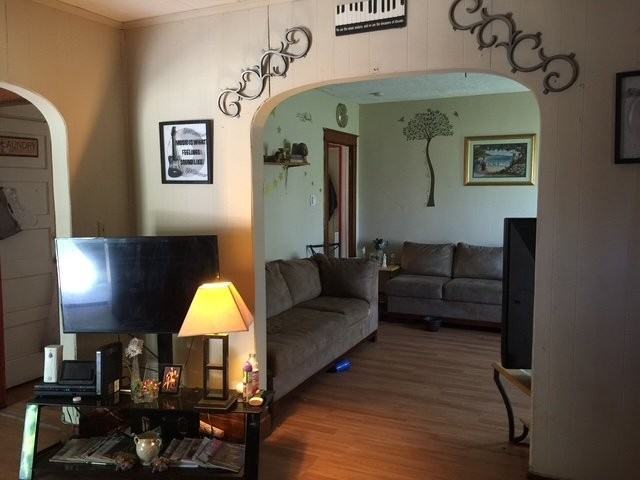 907 Ferry Ave - Photo 2 of 6